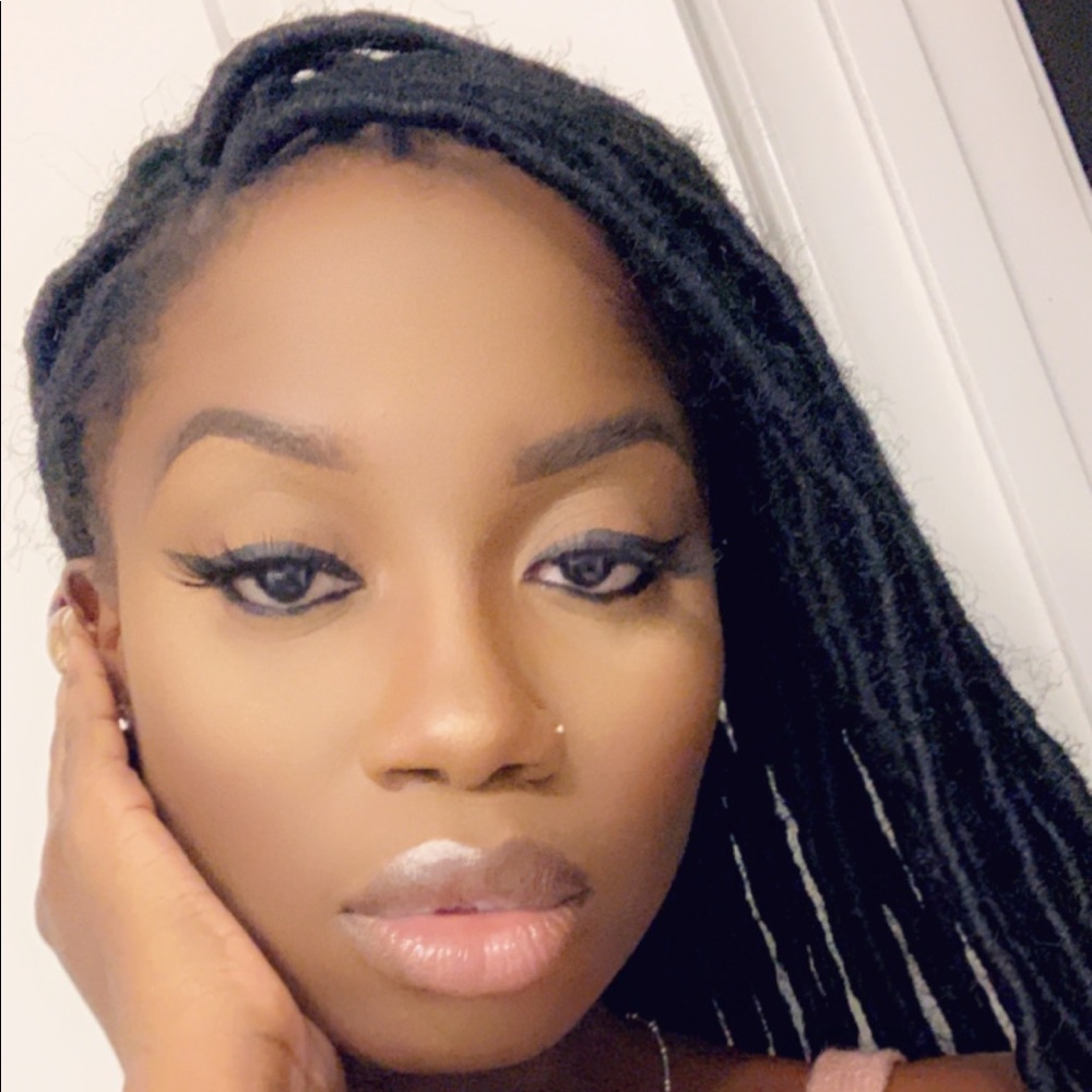 Meet your Posher, Stephanie